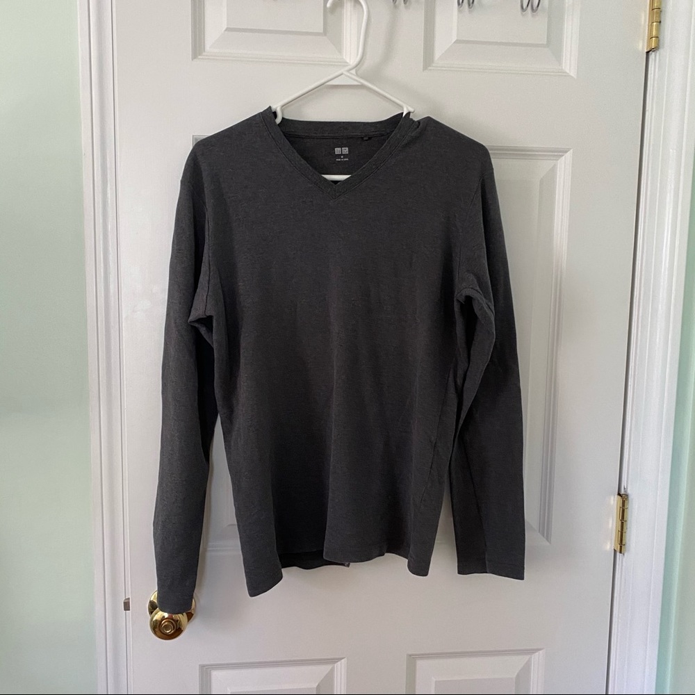 Unisex Uniqlo Gray Long Sleeve